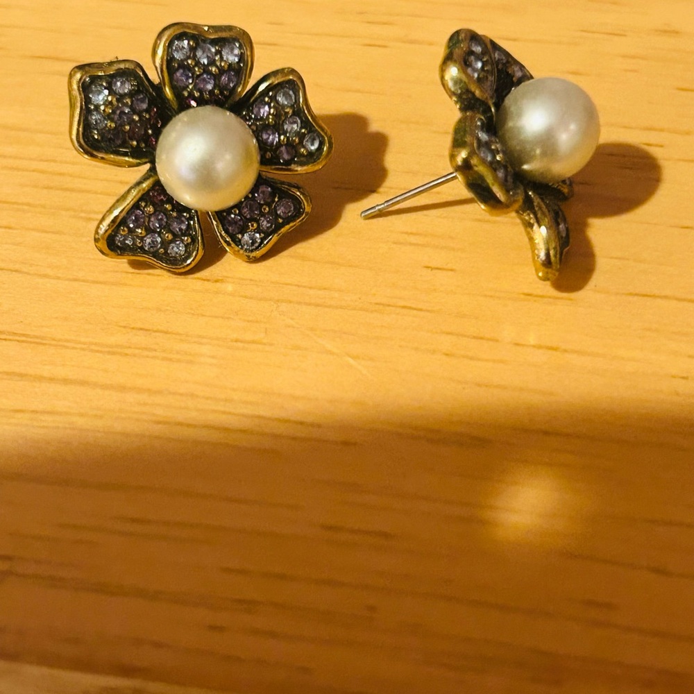 Elegant Gold Flower Earrings with Pearl Center